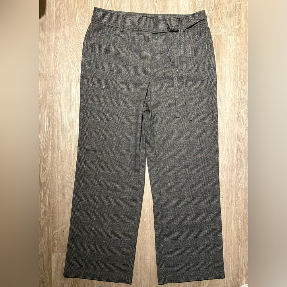 Reitmans Women’s Grey Plaid Pants. Size 16